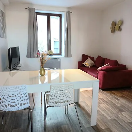 Apartment Les Iris, Au Calme, Proche Du Centre Remiremont