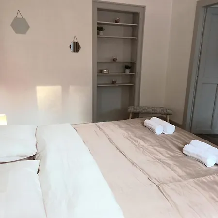 Les Iris, Au Calme, Proche Du Centre Appartamento